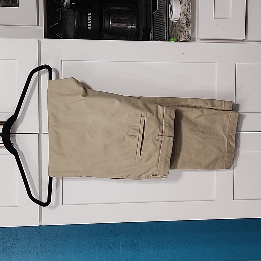 Like new Midtone George Khakis